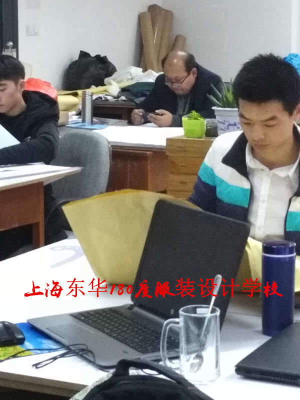 工作30年师傅学习180度服装艺术打版(1).jpg